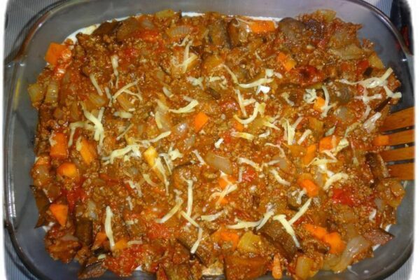 укладываем очередной слой для мусаки