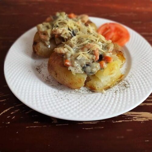 картошка с соусом из овощей креветок