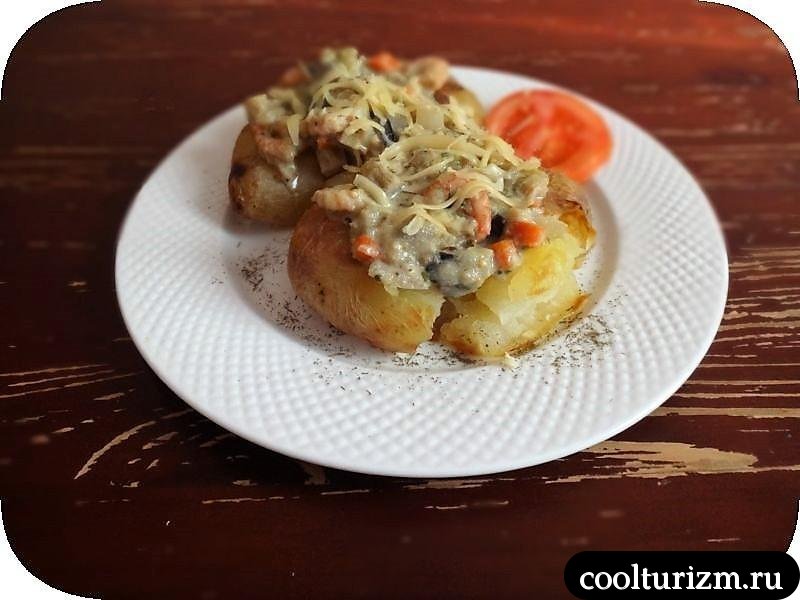 картошка с соусом из овощей креветок