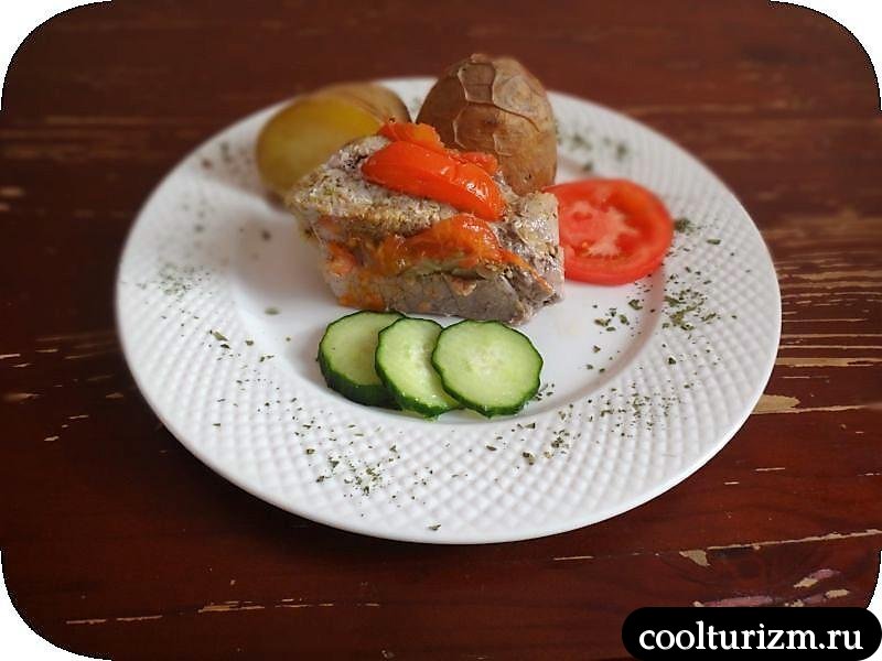 подача свинины с картошкой