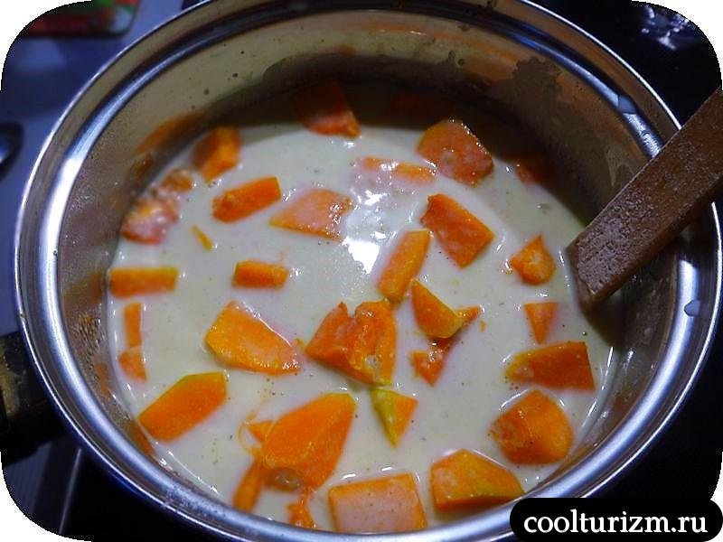 куриные тефтели в соусе с рисом
