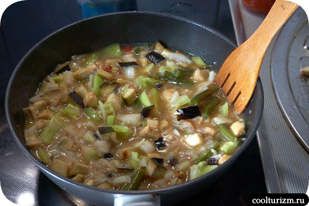 рис со щечками трески и овощами