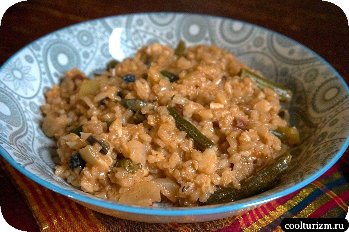 рис со щечками трески и овощами