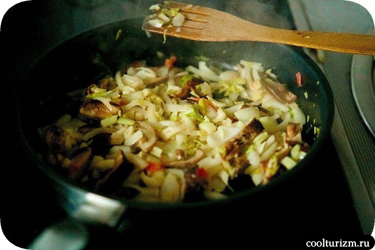 овощи с яйцом и шиитаке