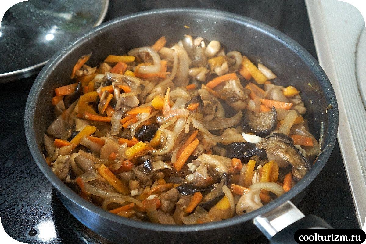 вешенки с морковной лапшой