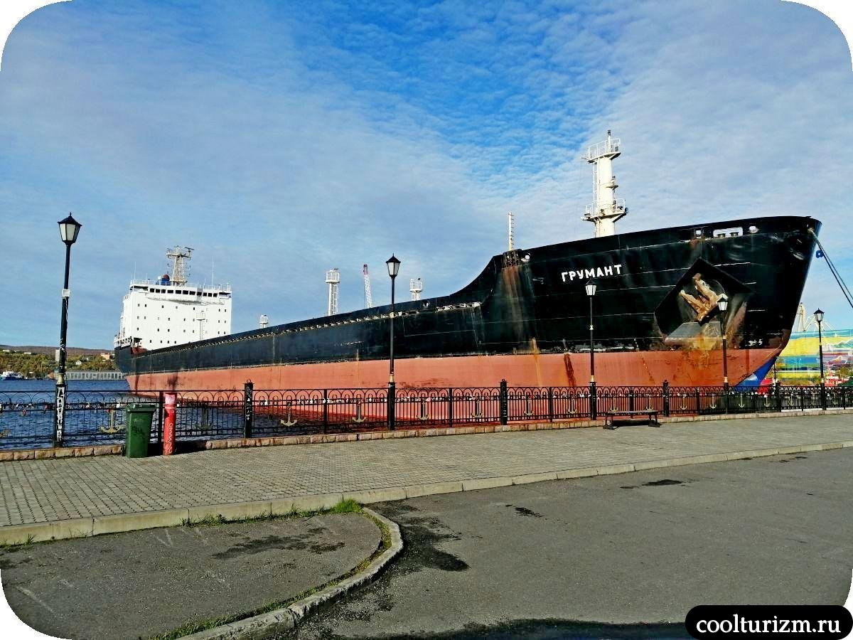 Морвокзал Мурманск балкер