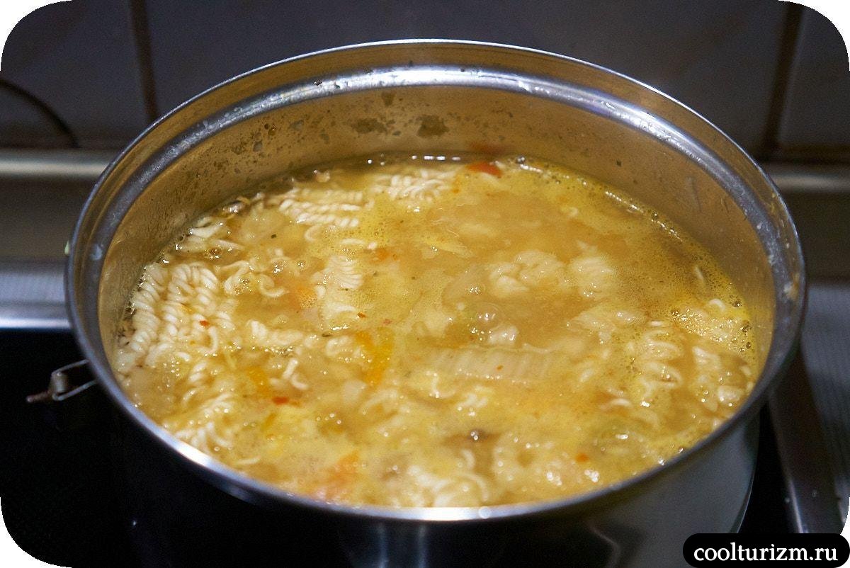Суп из доширака с мясом как варить