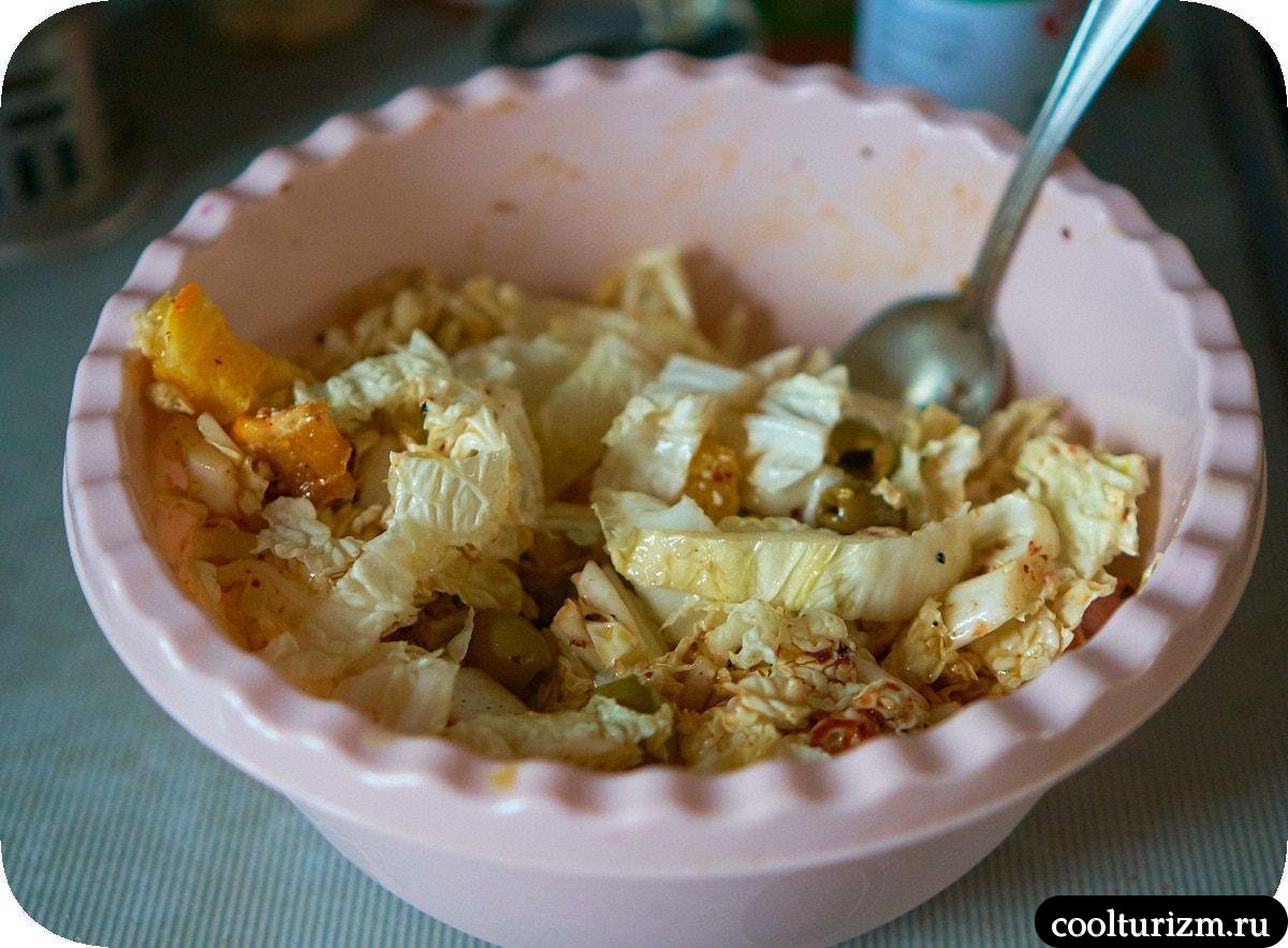 Салат с тунцом и оливками рецепт