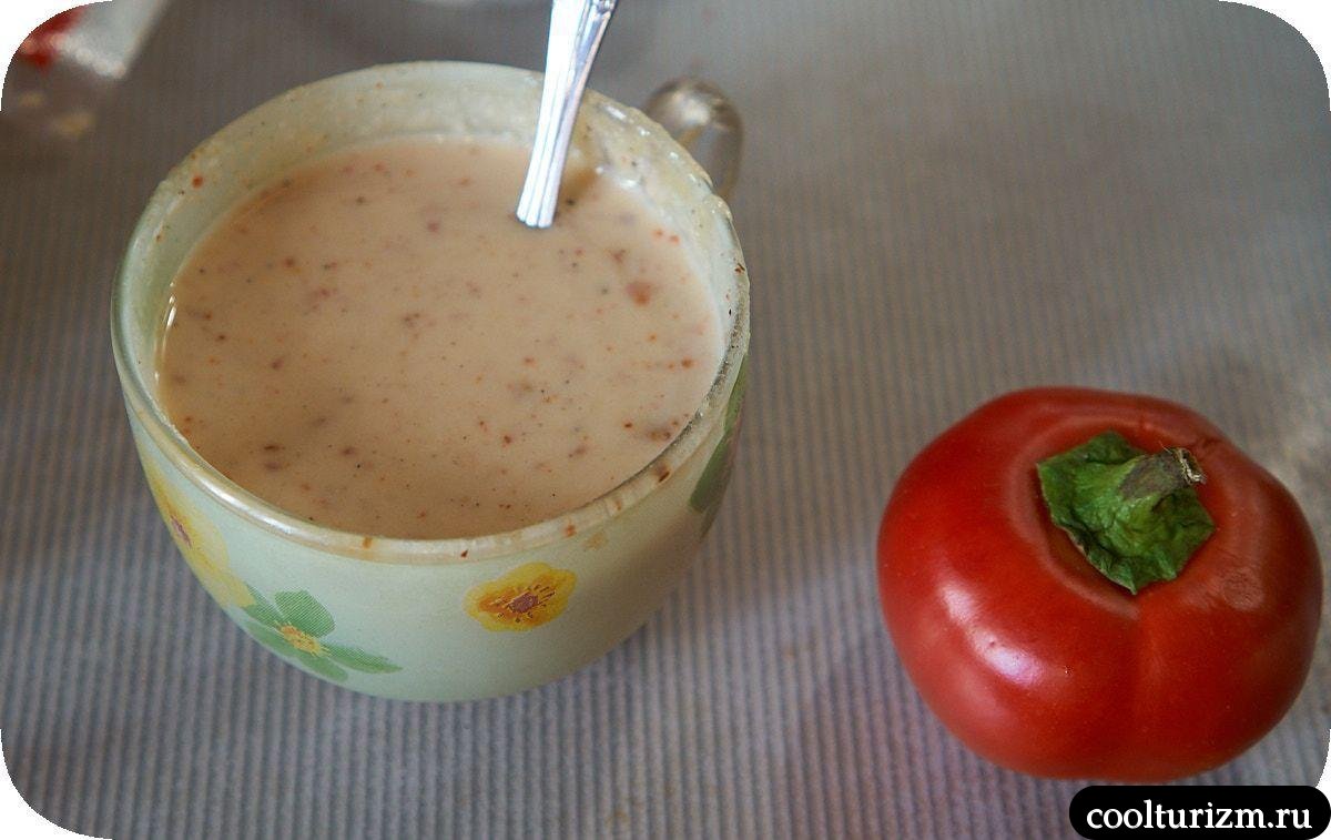 Кускус с курицей и тахинным соусом