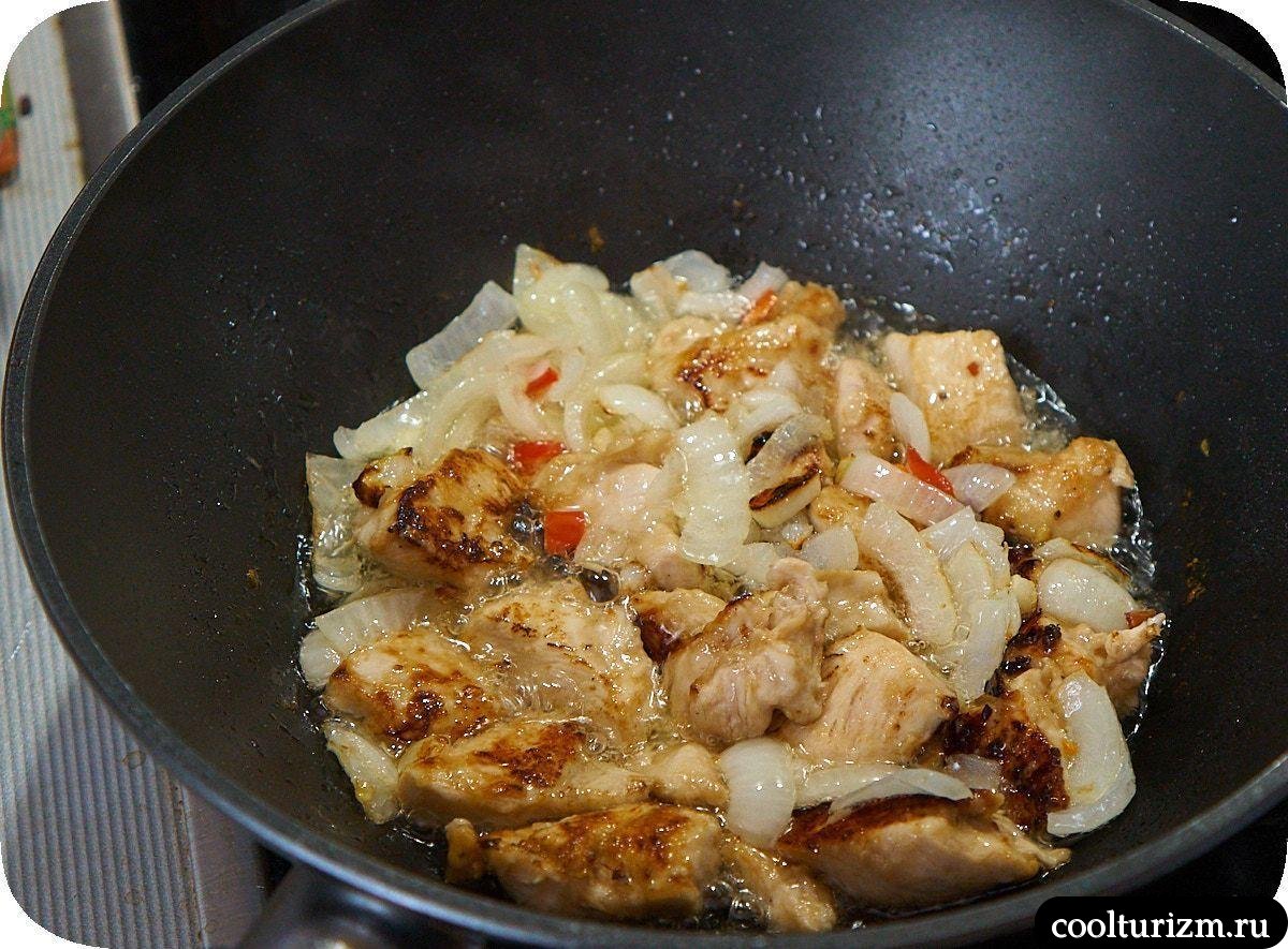 Кускус с курицей и луком