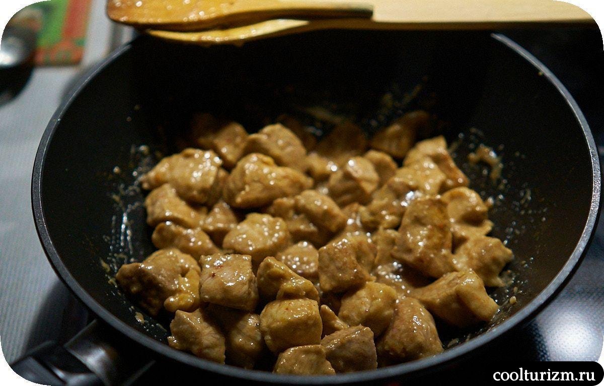 Рисовая запеканка с мясом в воке