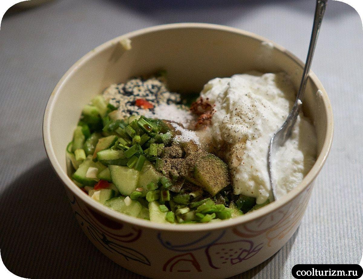 Салат с мацони и огурцами как готовить