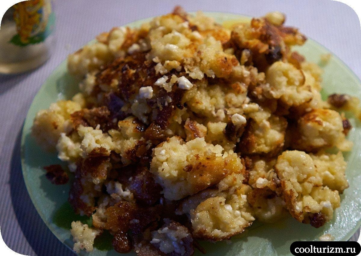Topfenschmarrn с изюмом и творогом