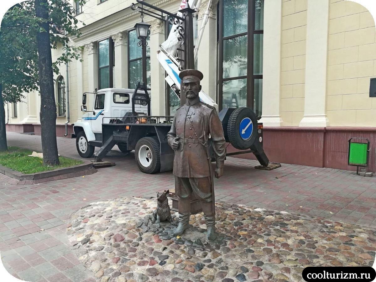 Минский городовой скульптура из бронзы