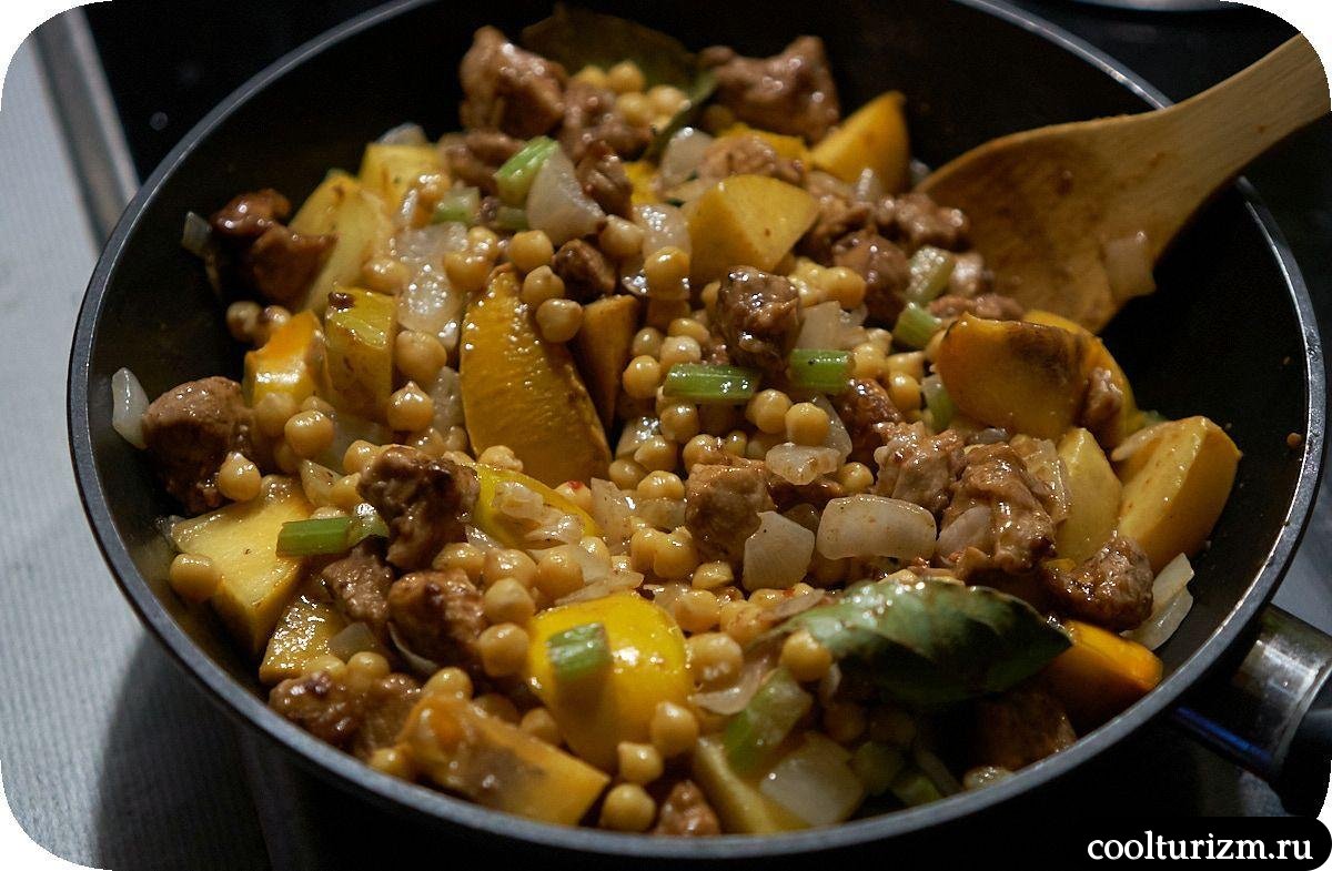 Нут с мясом и хурмой рецепт