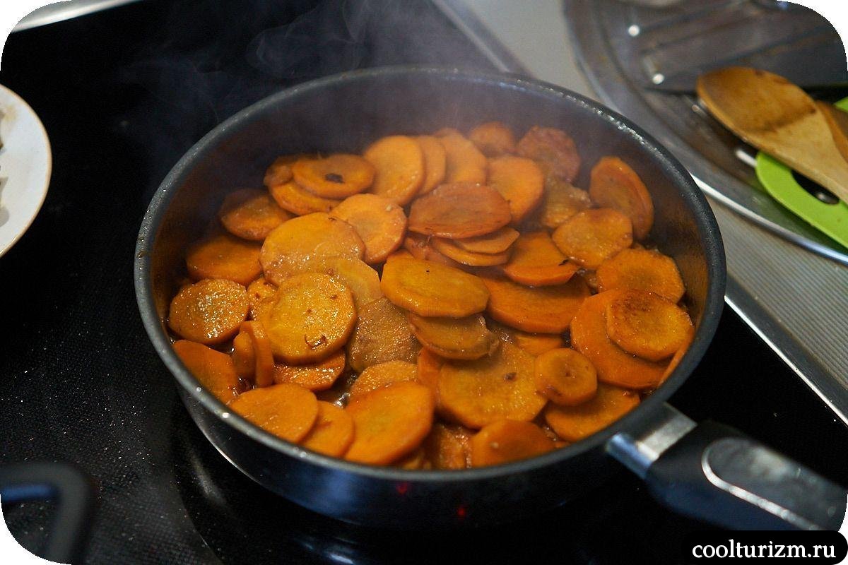 жарим слайсы моркови