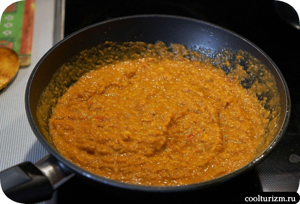 Чана масала из нута с яйцами с овощами