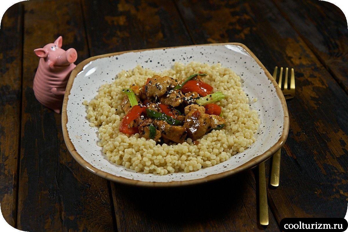 Птитим с мясом и болгарским перцем