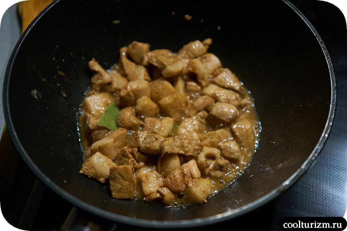 жарка мяса в плов