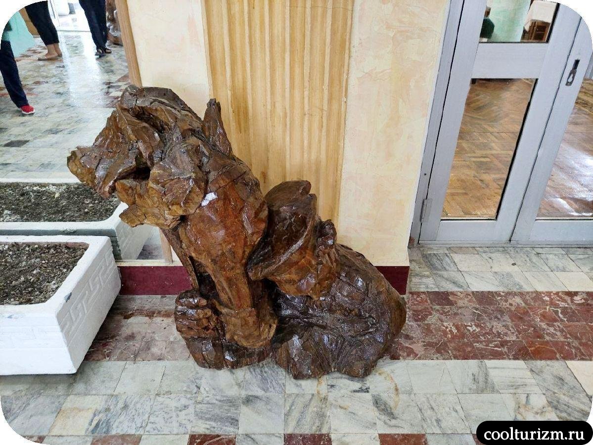Бар и холл в 