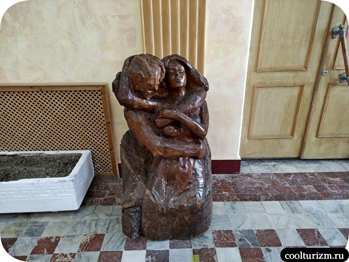 Бар и холл в 