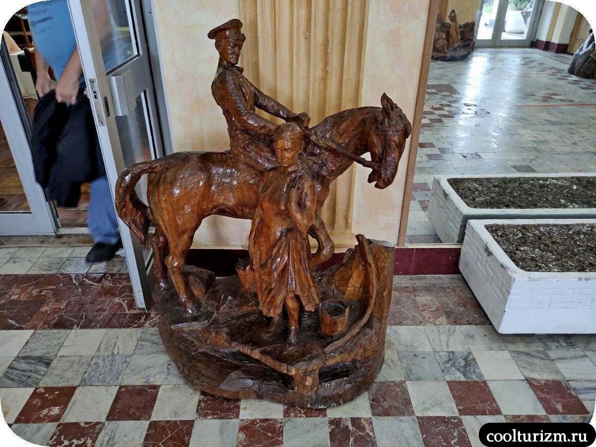 Бар и холл в 