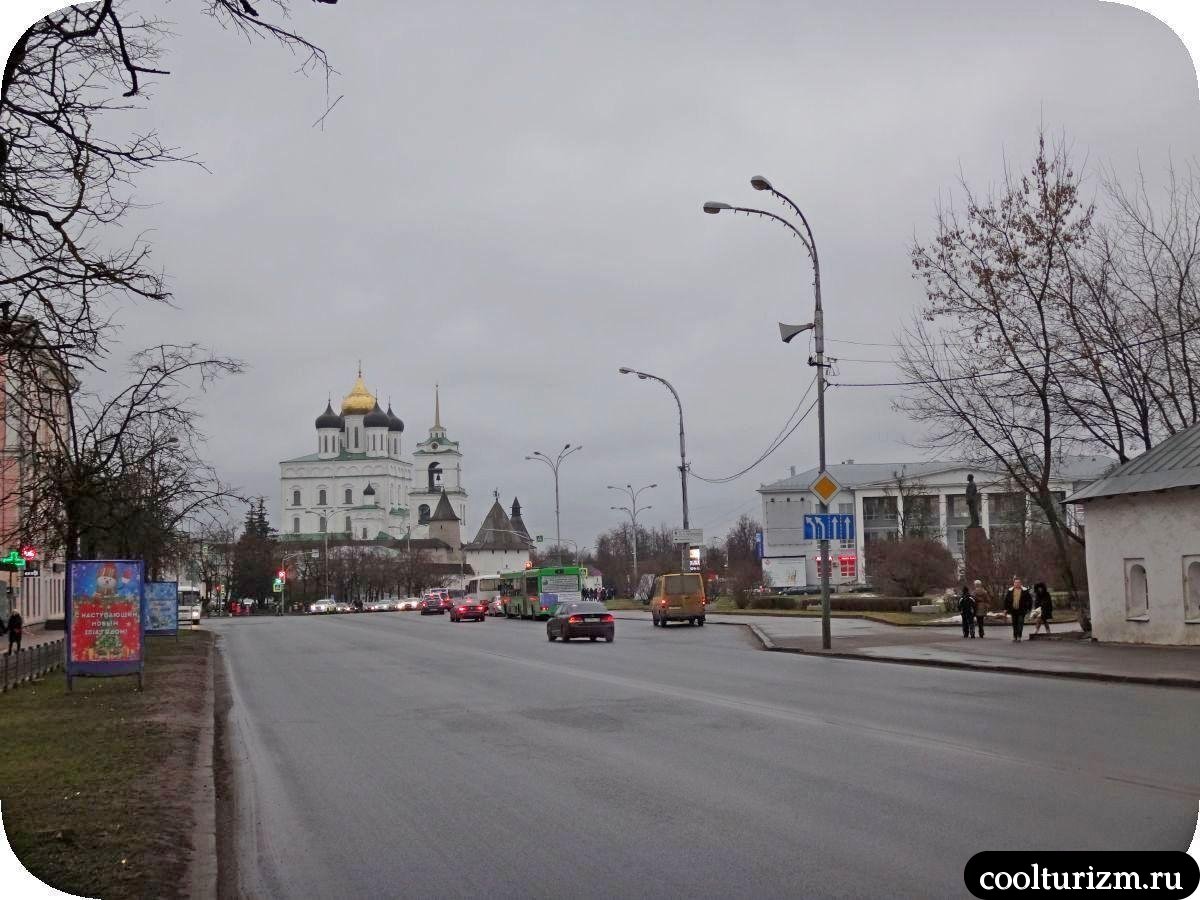 Троицкий собор в Пскове вид с советской улицы