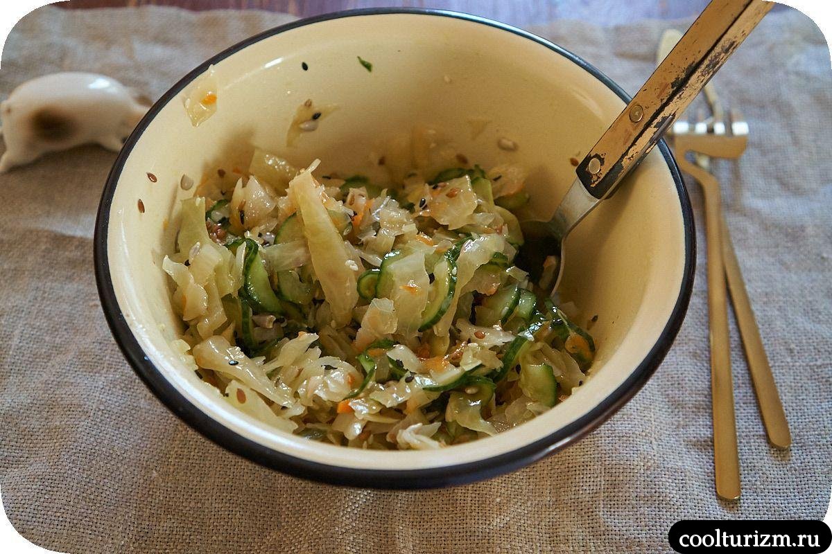 Салат с квашеной капустой и свежим огурцом как готовить