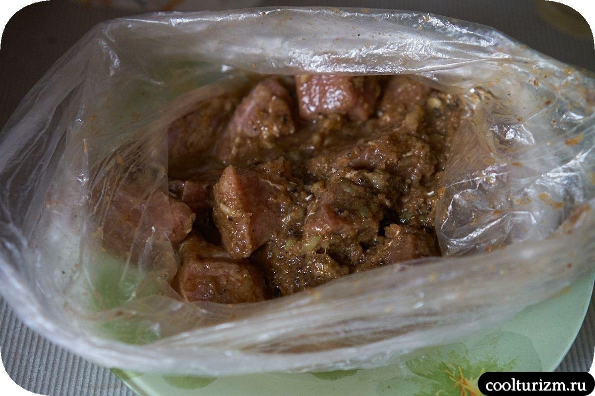 Мясо с киви в маринаде