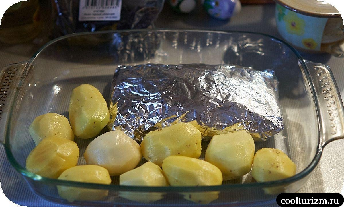 Мясо с черносливом в духовке в фольге