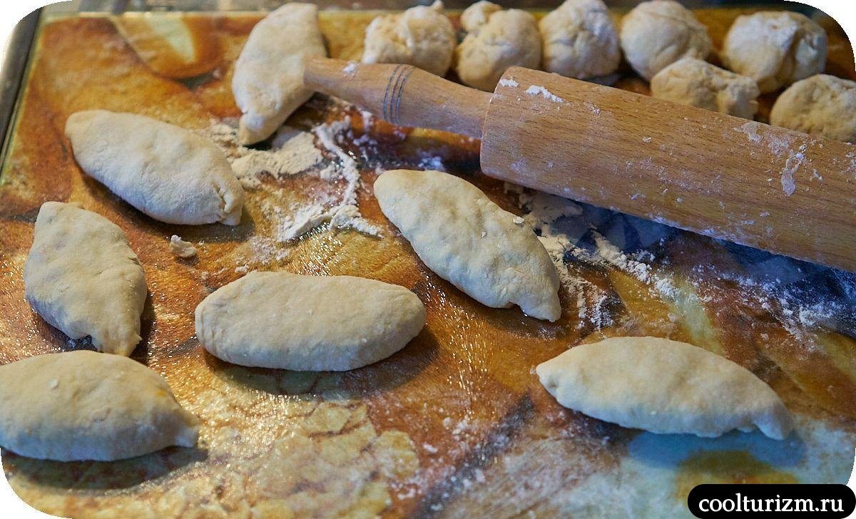 раскатывание пирожков