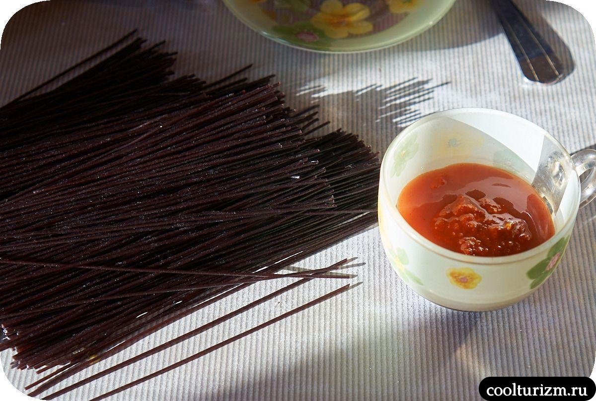 якисоба и черная лапша