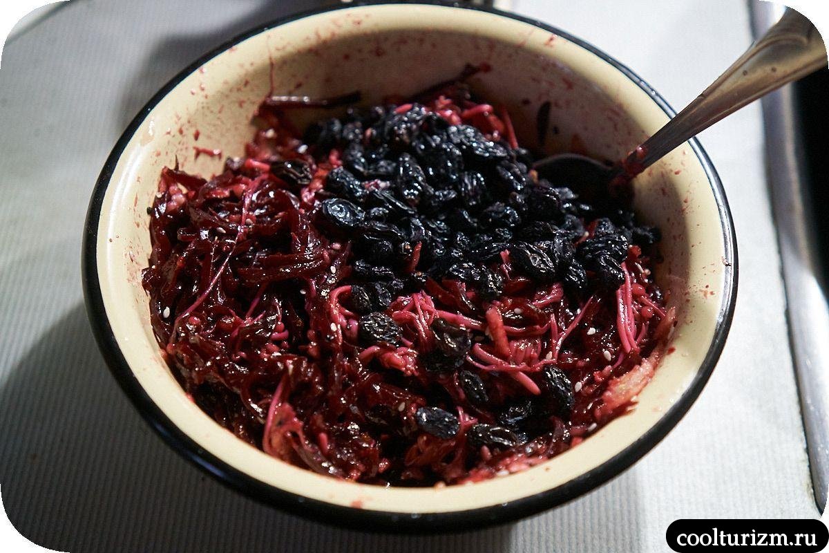 Салат из вареной свеклы и грибов еноки как готовить