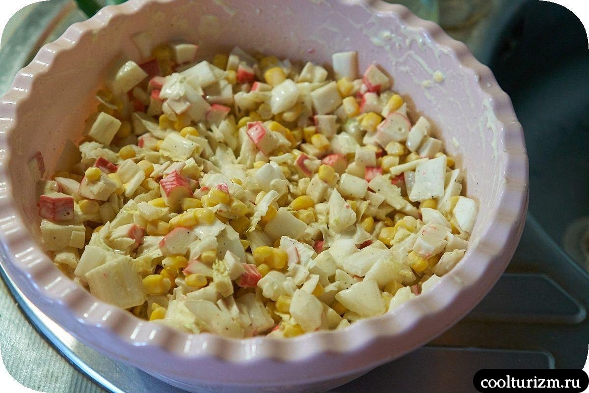 Салат из пекинской капусты с крабовыми палочками пошагово
