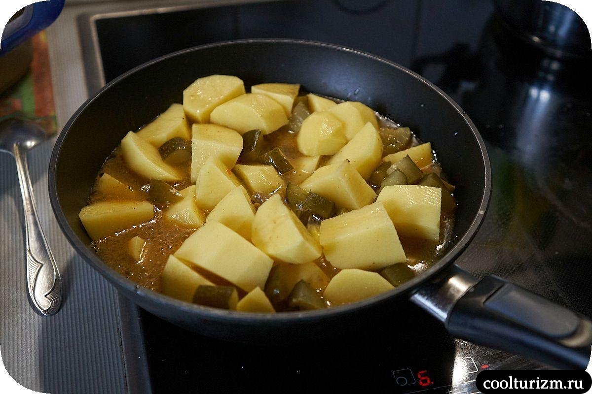 Картошка с мясом и солеными огурцами рецепты