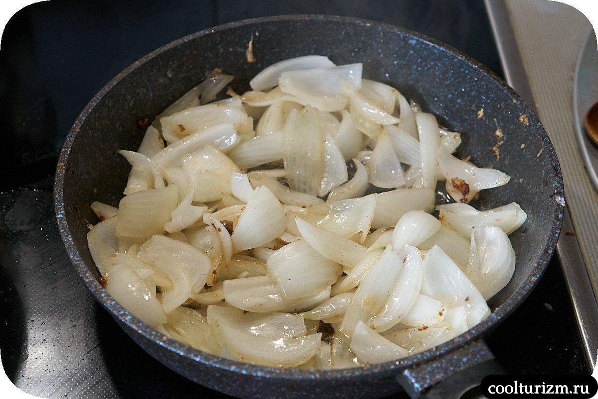 жарка лука кусками
