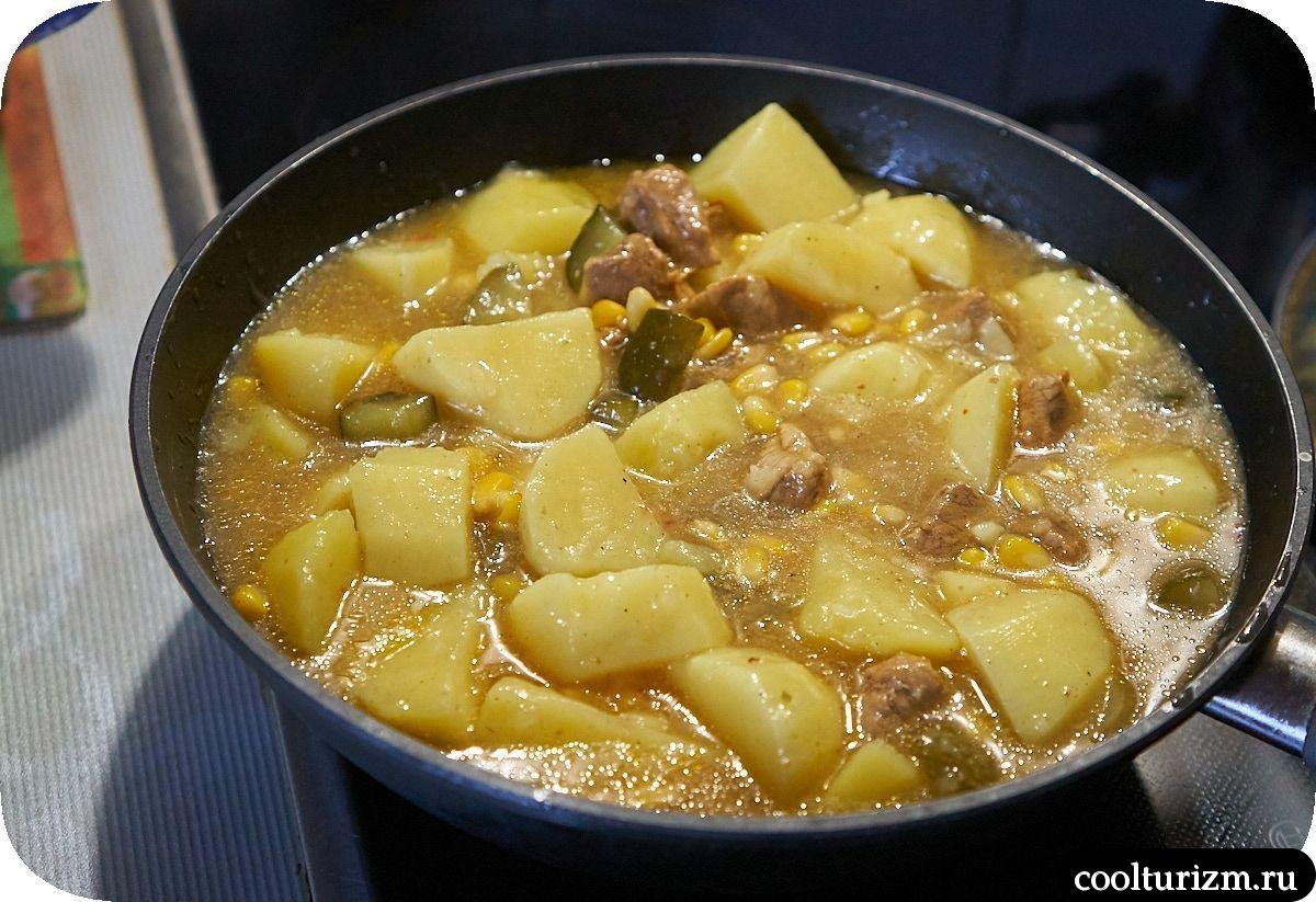 Картошка с мясом и солеными огурцами как готовить