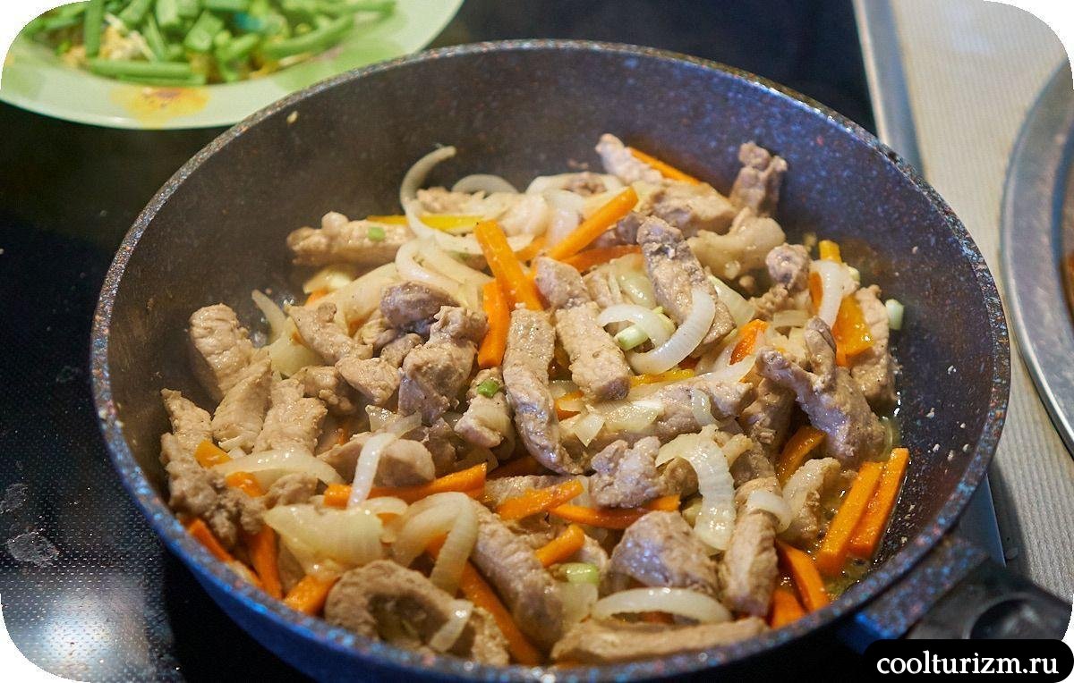 Баклажаны с мясом и яйцом на сковороде как готовить