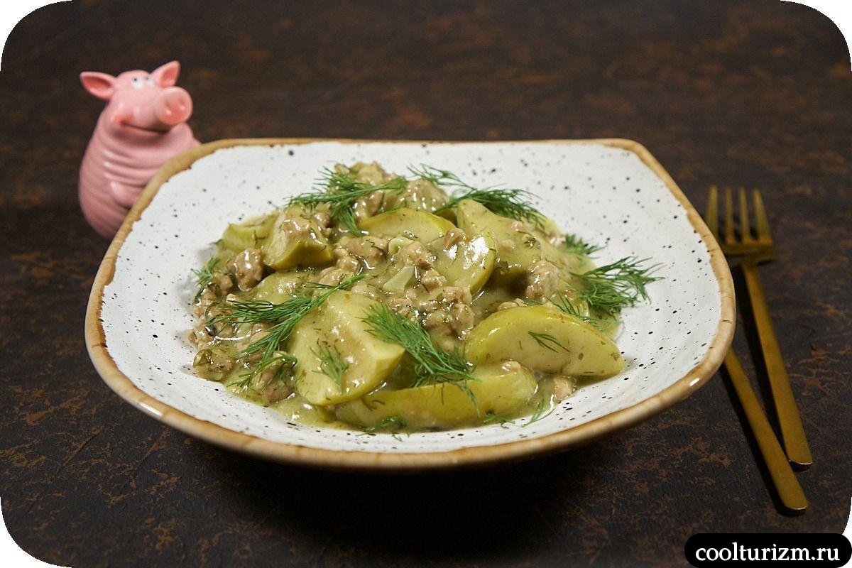 Карри с яблоками и фаршем на кокосовом молоке