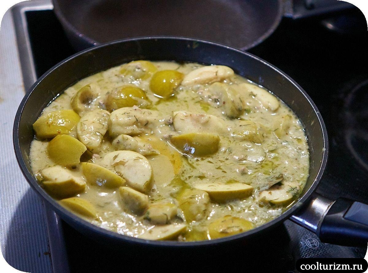 Карри с яблоками и фаршем на кокосовом молоке пошагово