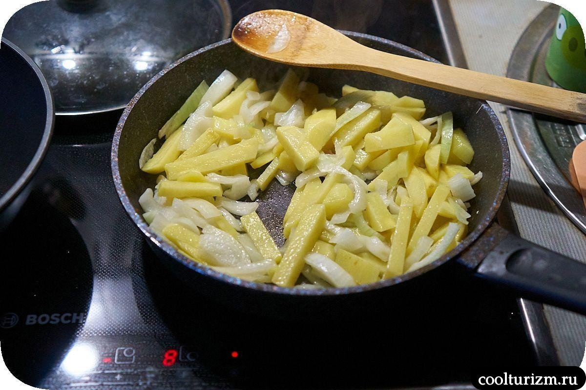 жарка картофеля и лука