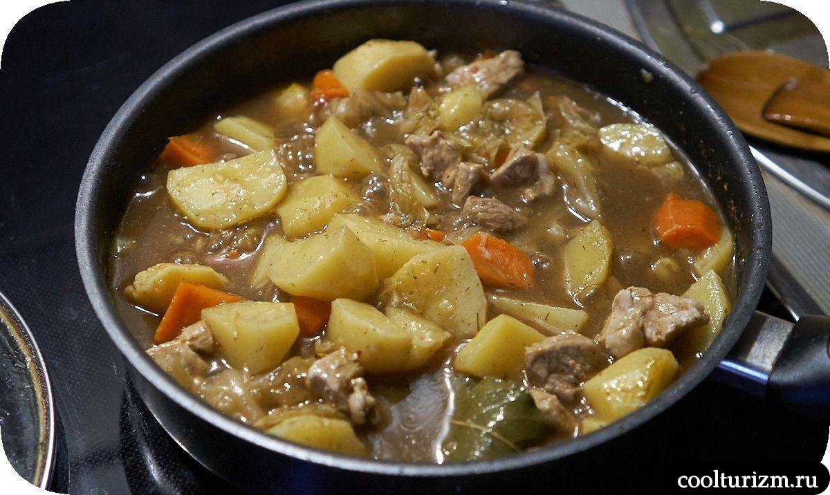 Картофель с мясом и морковью в азиатском стиле