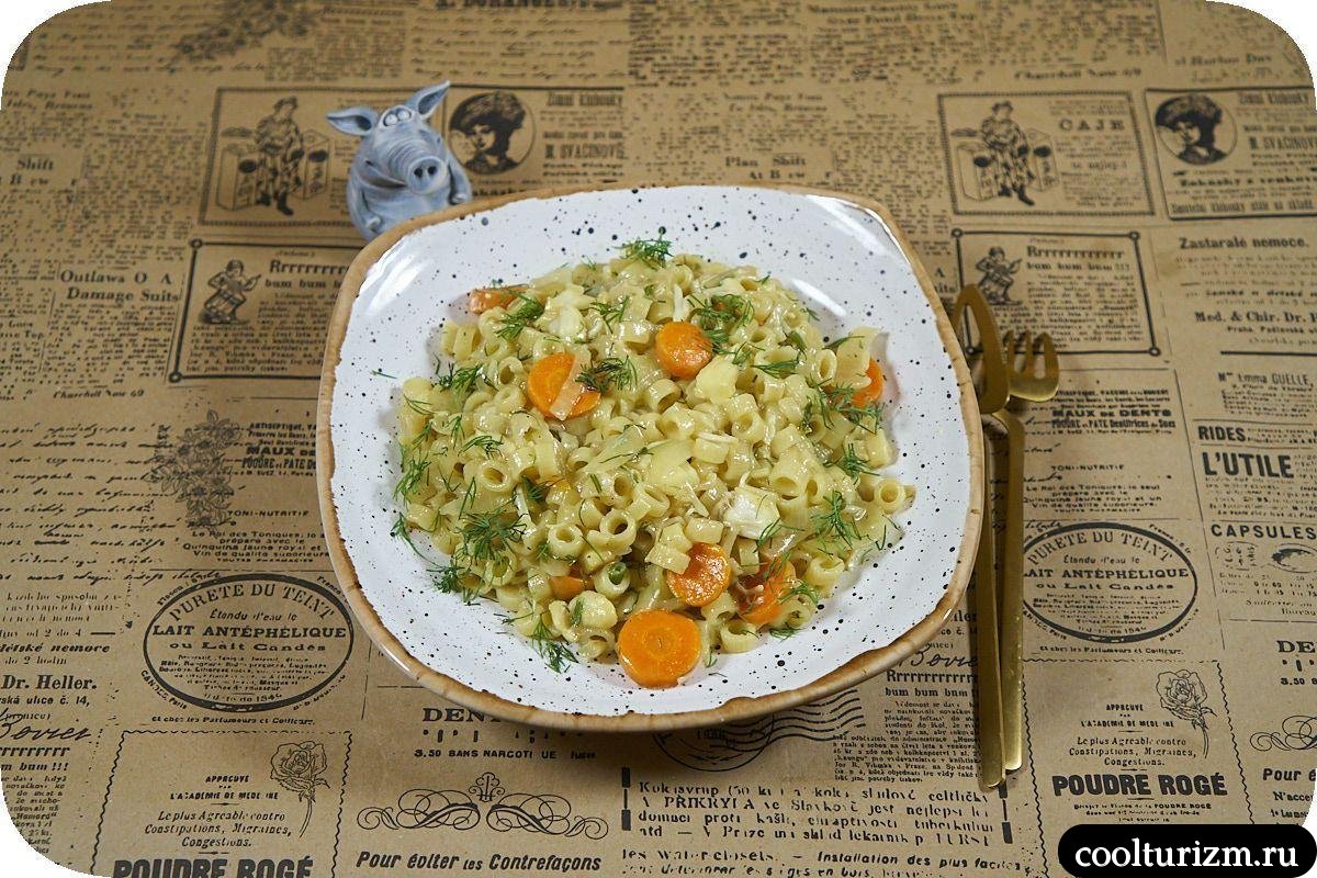 Макаронные колечки со щечками трески