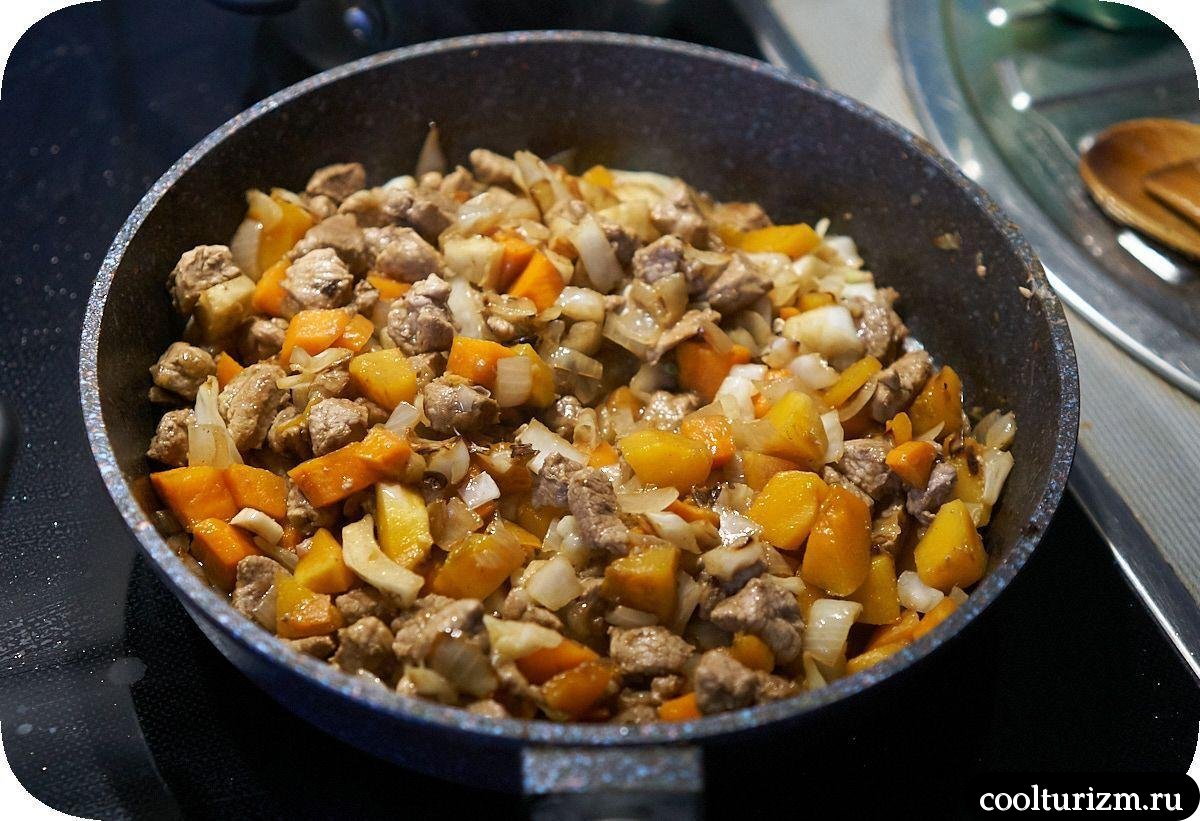 окорок куски с овощами