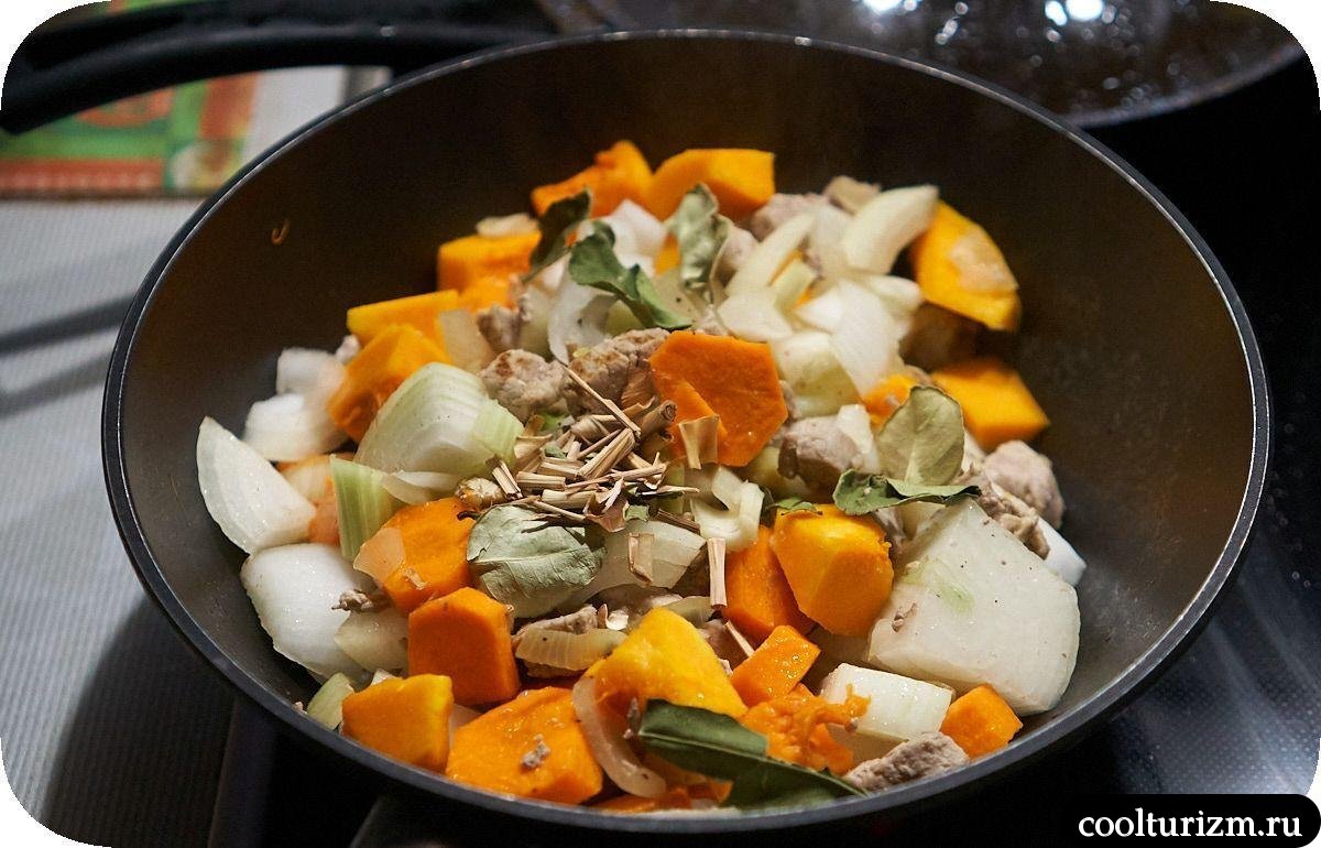 Зелёный карри на кокосовом молоке с тыквой и мясом как готовить 