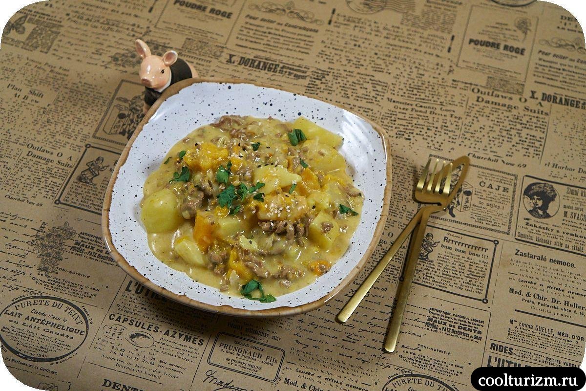 Тыква с фаршем и картошкой в белом соусе рецепт