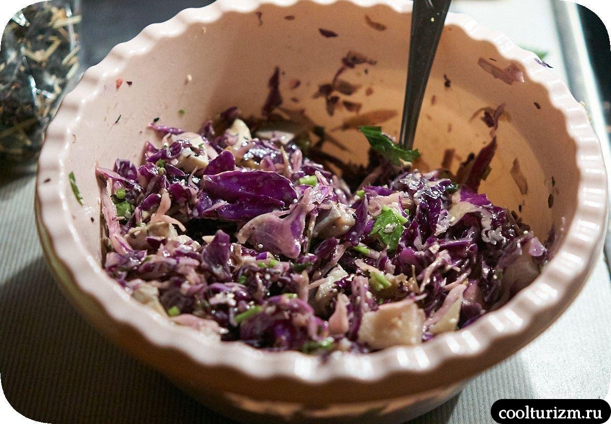 красная капуста с селедкой салат