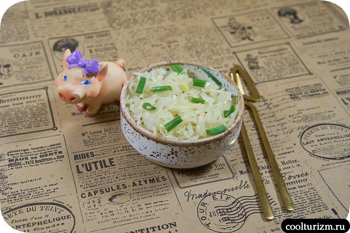 Салат из вареной капусты и лука