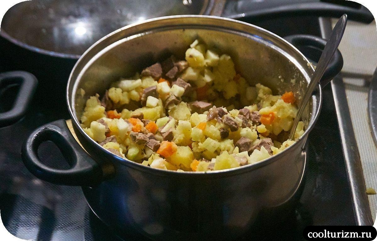 Вкусный салат с вареным сердцем в стиле оливье