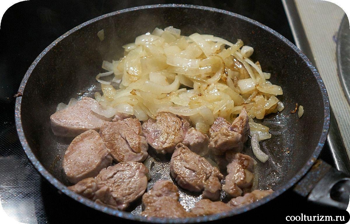 жарка вырезки с луком